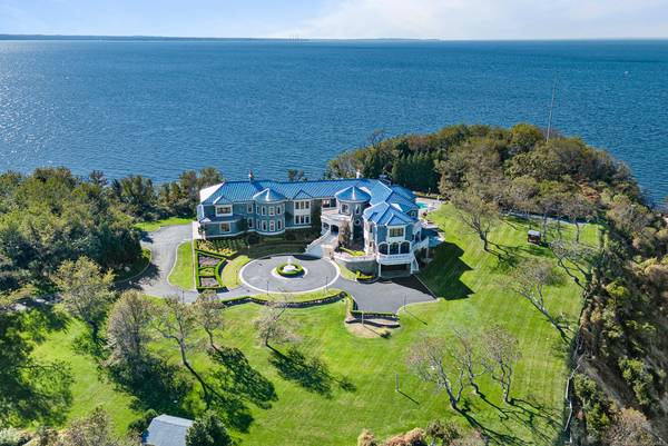 Setauket, NY 11733,70 Crane Neck RD