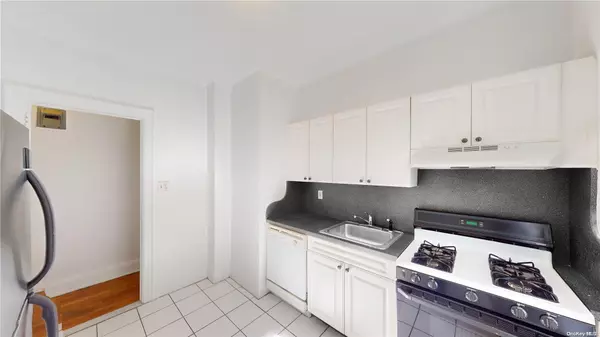 45-14 43rd ST #2F,  Sunnyside,  NY 11104