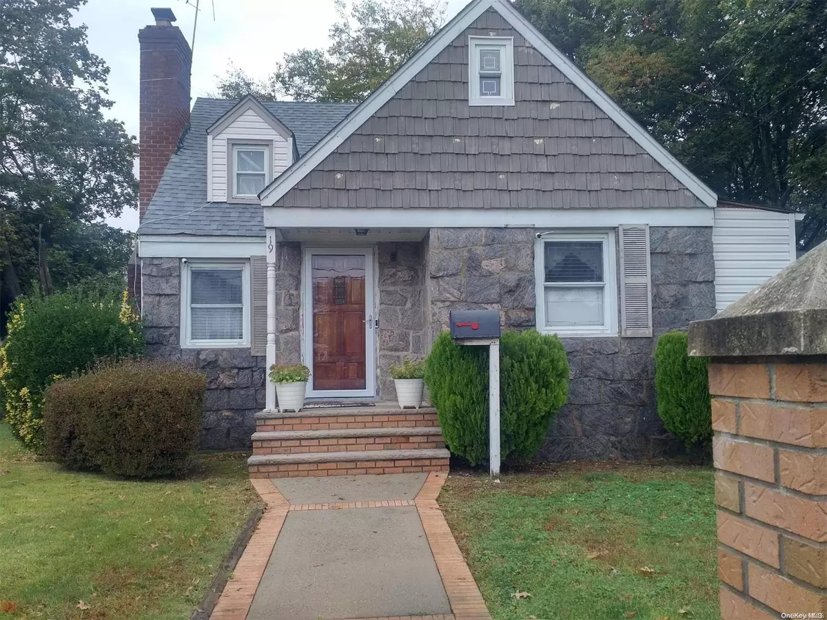 Hempstead, NY 11550,19 Heath PL