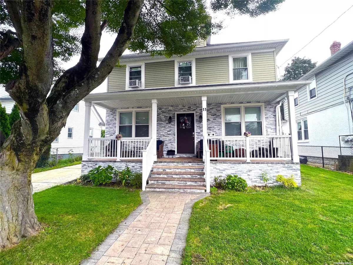 Glen Cove, NY 11542,11 Dougherty ST