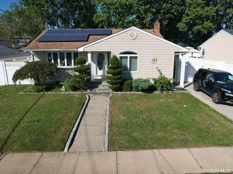 3 Cornell AVE, Hicksville, NY 11801