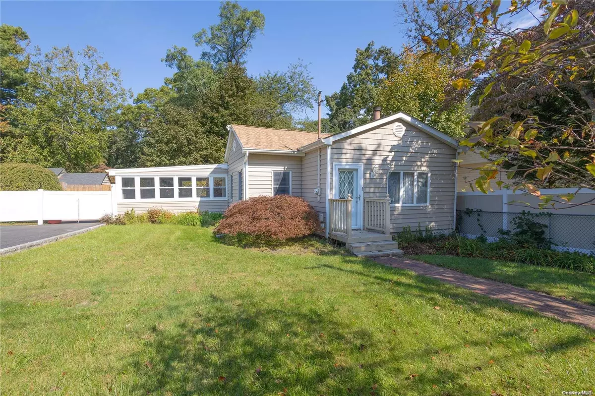 Sound Beach, NY 11789,23 Corona RD