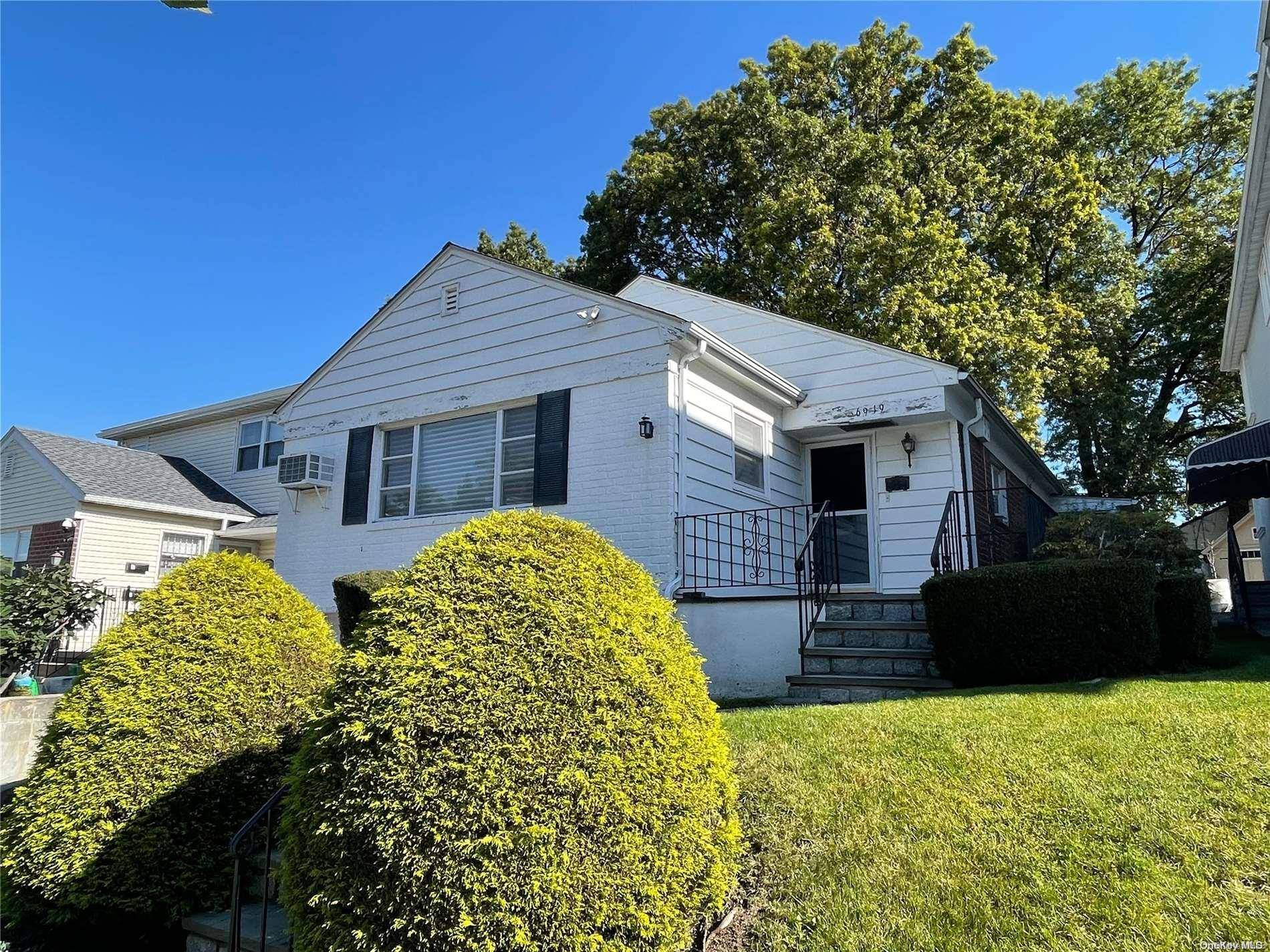 Bayside, NY 11364,69-19 223rd ST