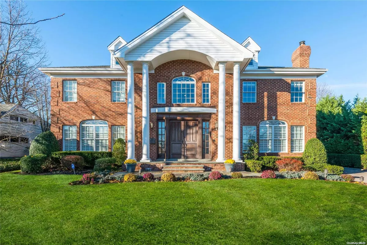 Manhasset, NY 11030,55 Dorchester DR