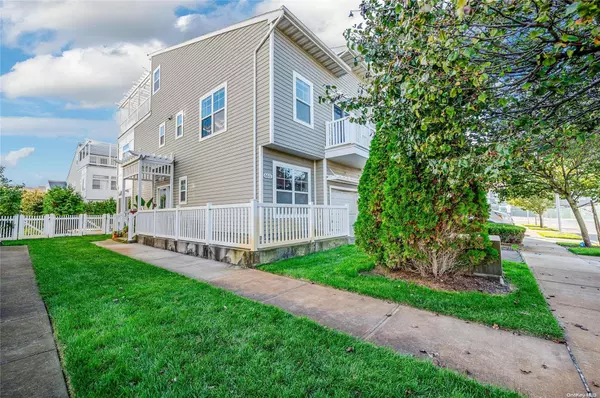 66-11 Surf AVE, Arverne, NY 11692