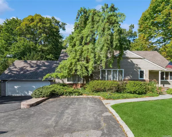 Dix Hills, NY 11746,1 Livingston PL