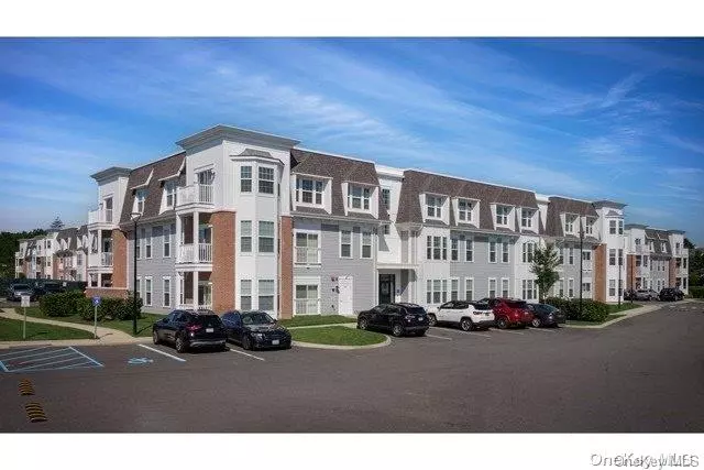 Central Islip, NY 11722,75 Circle DR #89-103