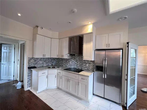 230 Jericho TPKE #2FL, Floral Park, NY 11001