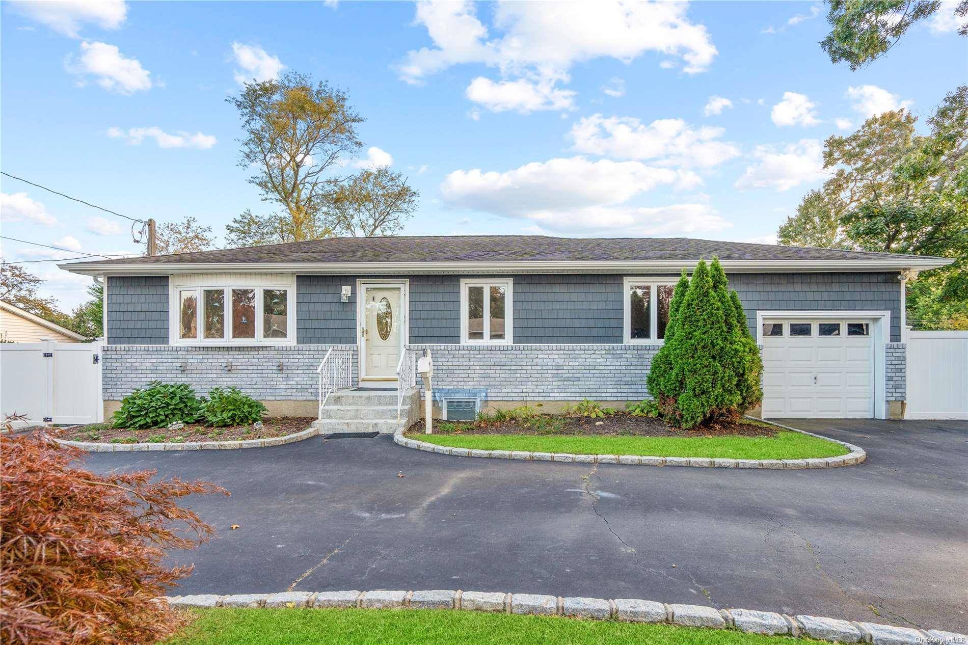 West Babylon, NY 11704,336 Silver ST