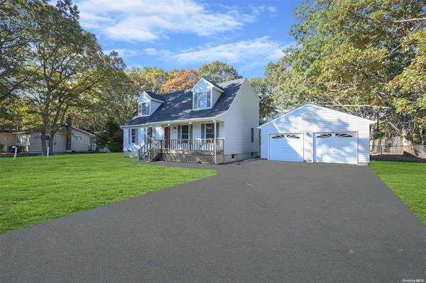 345 Lockwood DR, Shirley, NY 11967