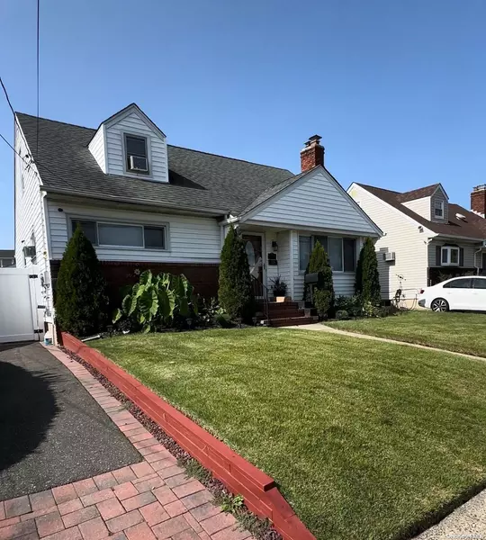 56 Branch AVE, Freeport, NY 11520