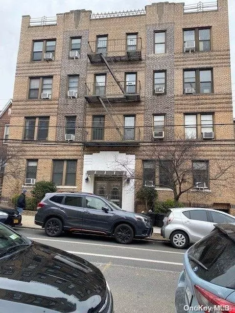 Long Island City, NY 11106,34-12 29th ST