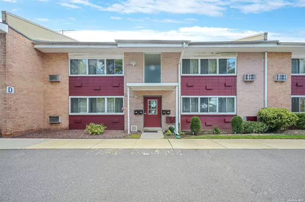 Farmingdale, NY 11735,400 Fulton Street #7D