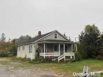 Riverhead, NY 11901,1049 West ST