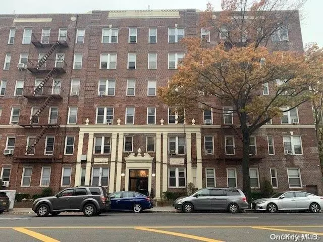 Midwood, NY 11230,1360 Ocean AVE #2L