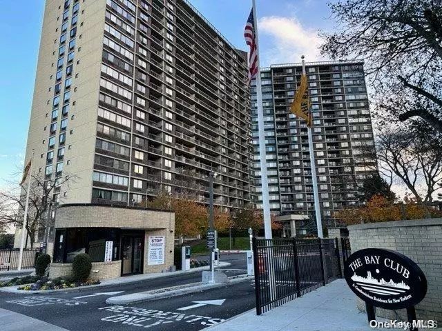 Bayside, NY 11360,2 Bay Club RD #1M