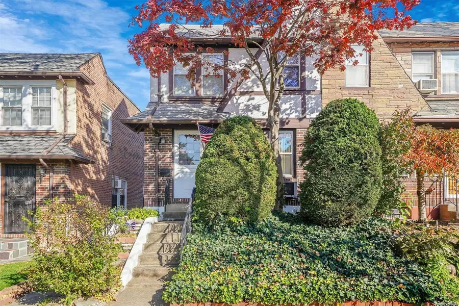 67101 Dartmouth, Forest Hills, NY 11375