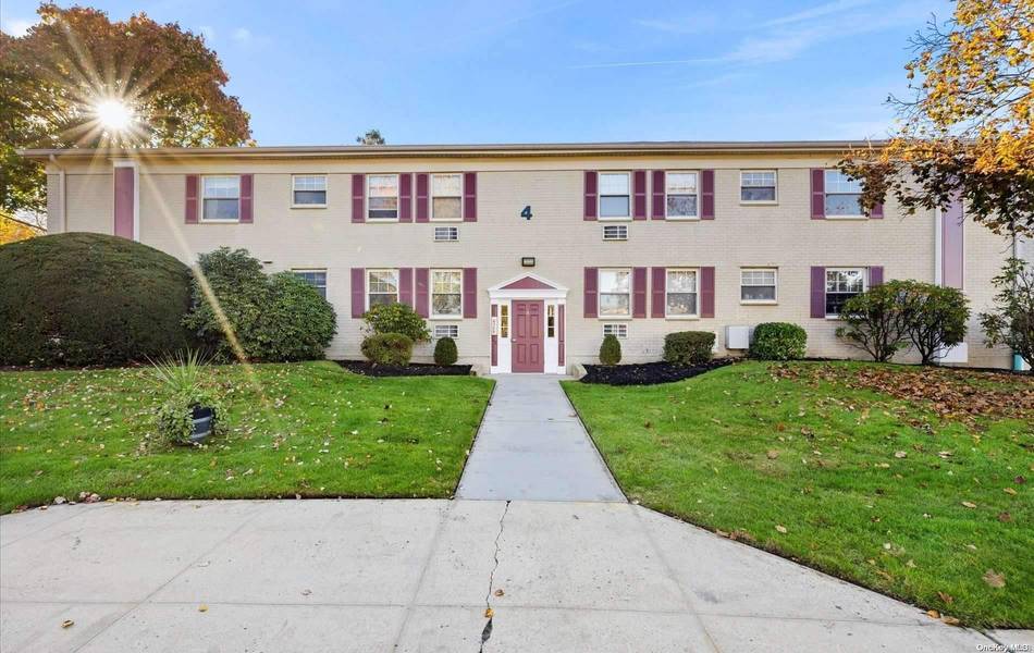 324 Post AVE #4I, Westbury, NY 11590