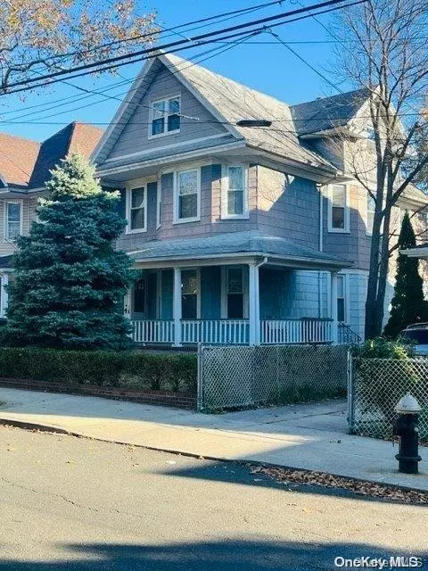 Richmond Hill, NY 11418,Address not disclosed