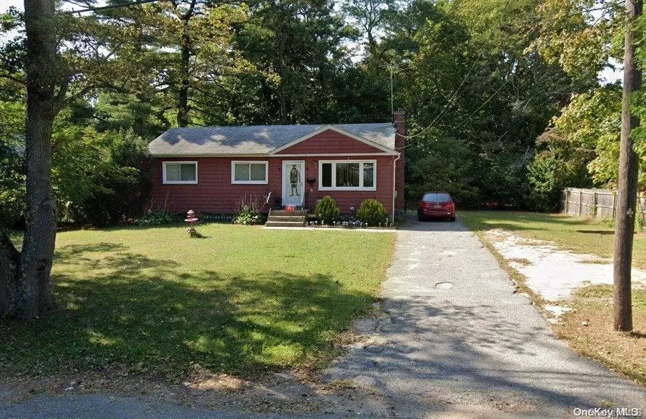 Brentwood, NY 11717,20 Grant AVE