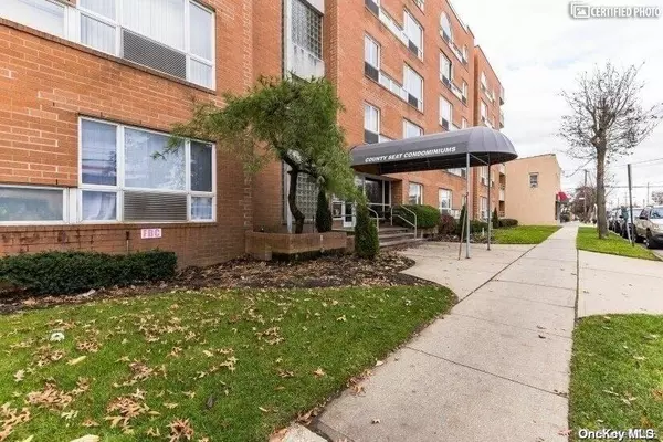 205 Mineola Blvd #2A, Mineola, NY 11501