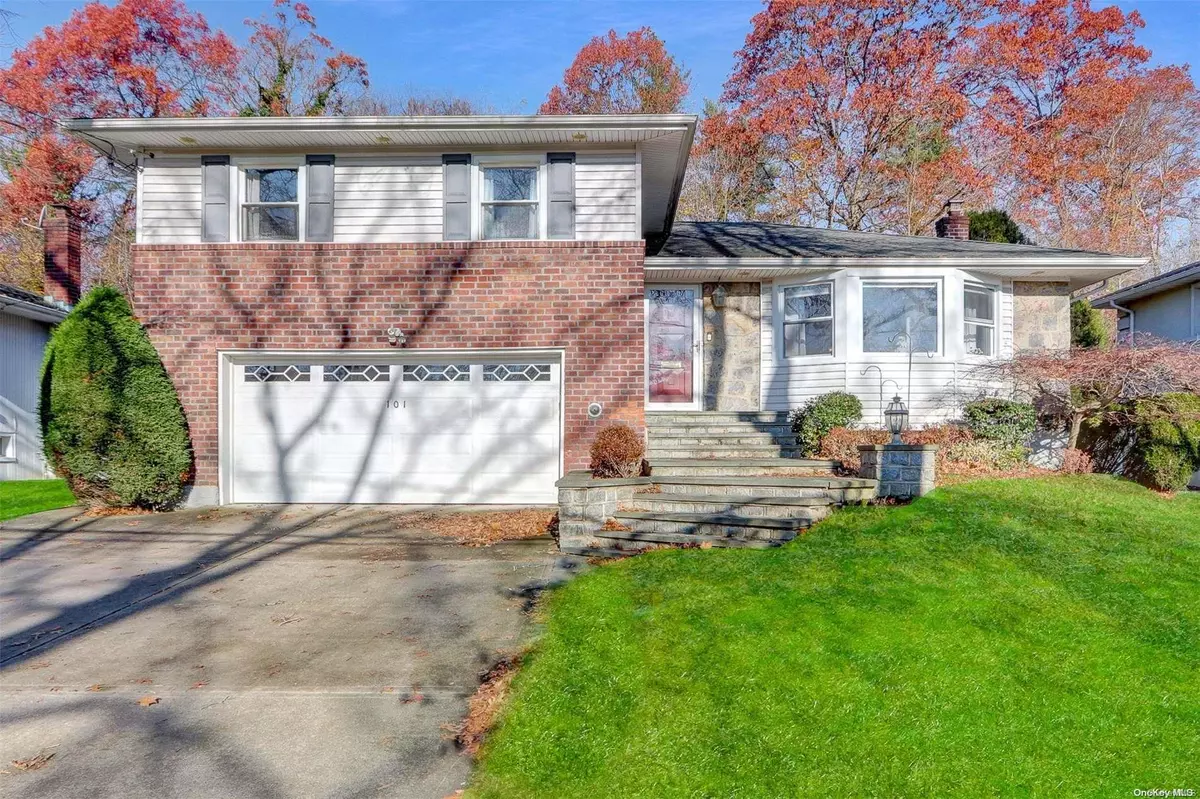 Roslyn Heights, NY 11577,101 Stratford