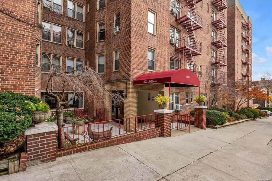 67-25 Clyde ST #5, Forest Hills, NY 11375