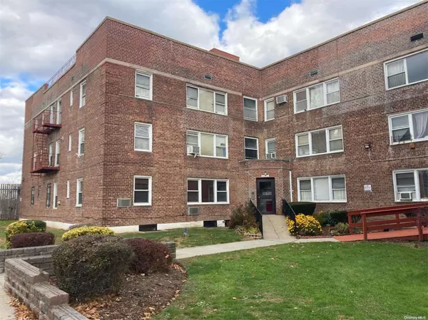 68-05 138th St #1A, Flushing, NY 11367