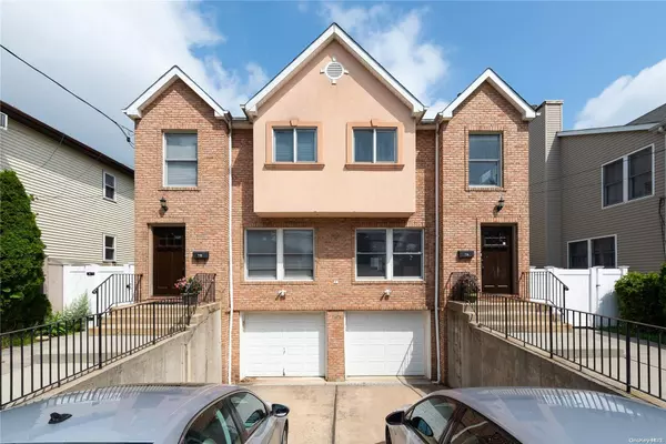 7 Morningside DR #A, Westbury, NY 11590