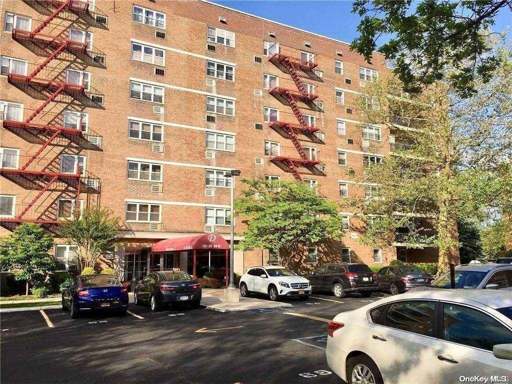 151-25 88th ST #4M,  Howard Beach,  NY 11414