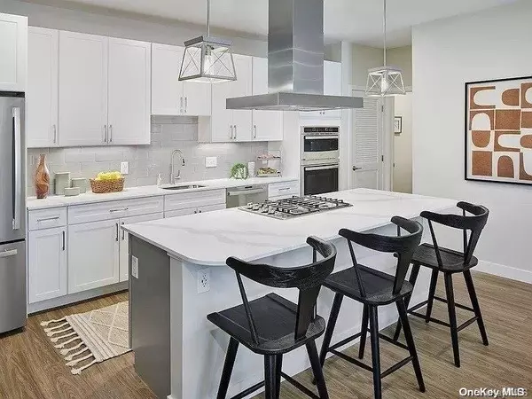 Setauket, NY 11733,303 Arrowhead LN