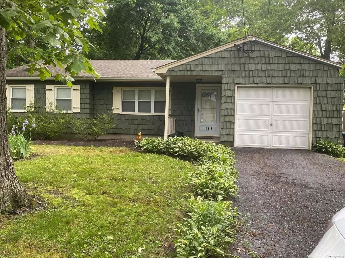 Mastic, NY 11950,197 Hampton AVE