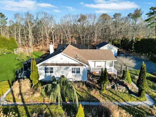 186 South PATH, Calverton, NY 11933