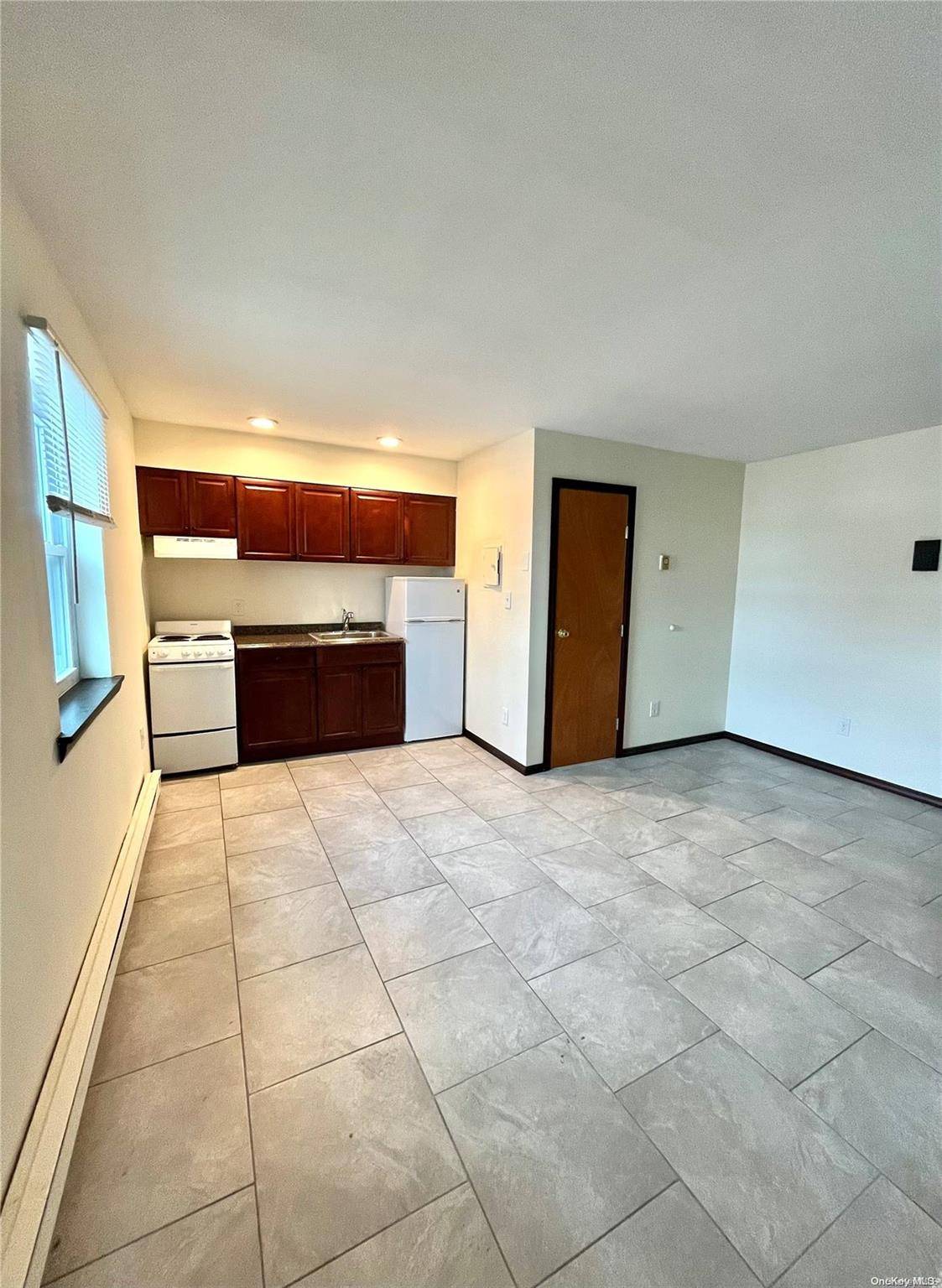 5000 Hempstead TPKE #6, Farmingdale, NY 11735