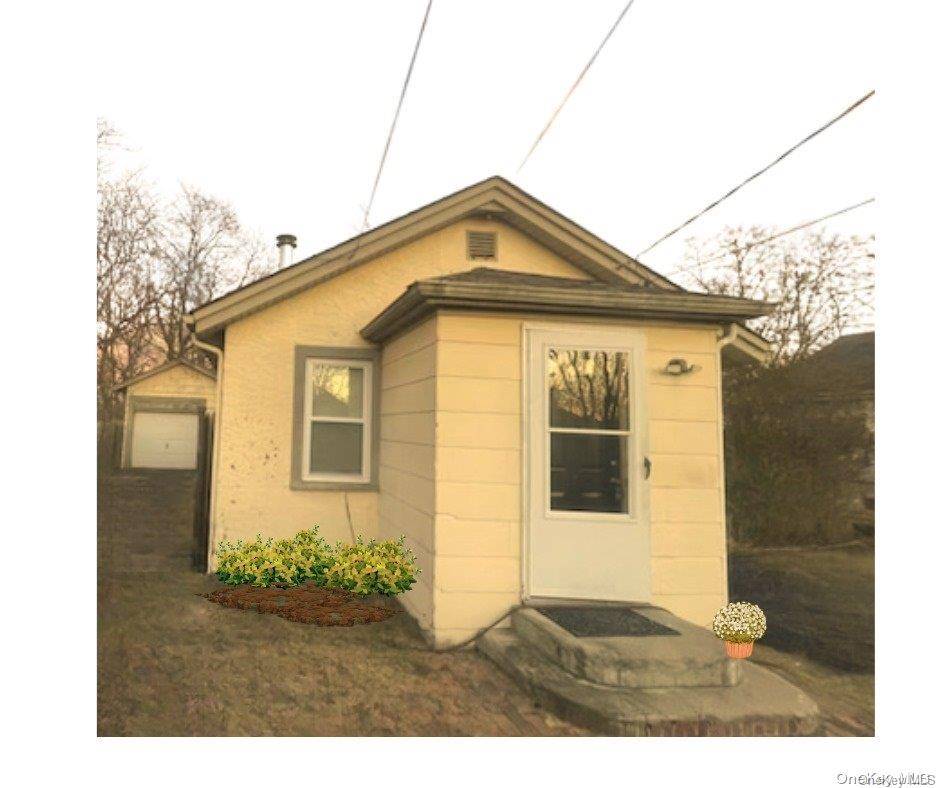 73 C River AVE, Patchogue, NY 11772