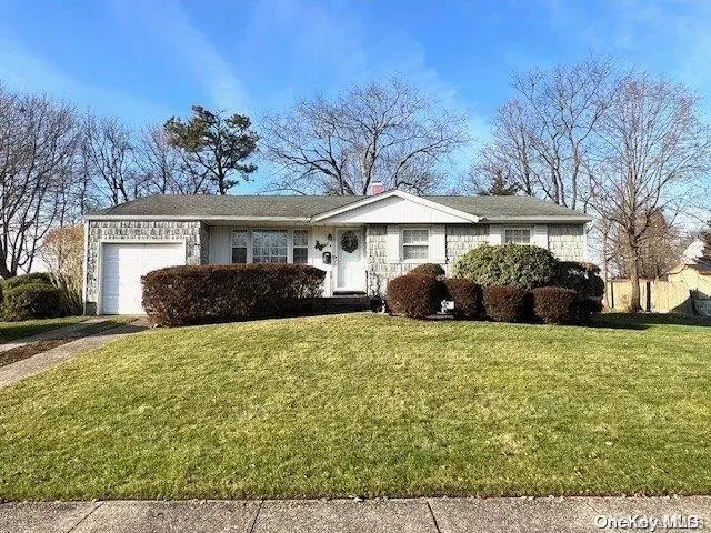 Central Islip, NY 11722,64 Oakland AVE