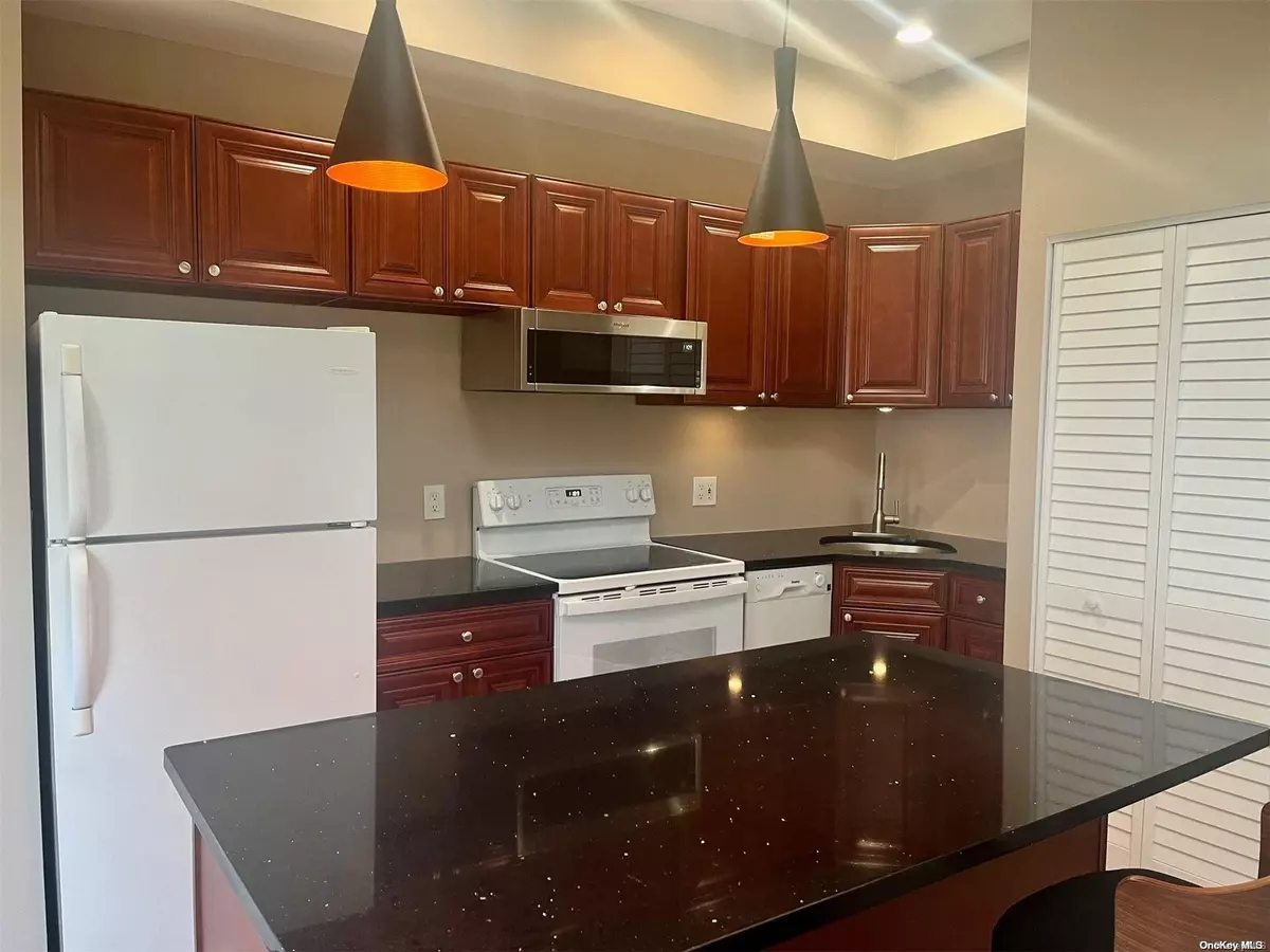 Sound Beach, NY 11789,21 Washington AVE