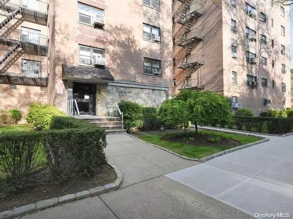 31-31 138 ST #3G, Flushing, NY 11354