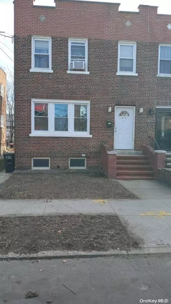 173-30 105 AVE, Jamaica, NY 11433