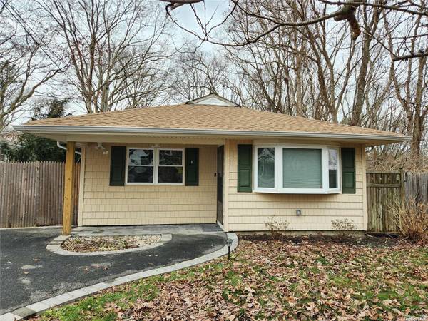 101 Grand Avenue, Shirley, NY 11967