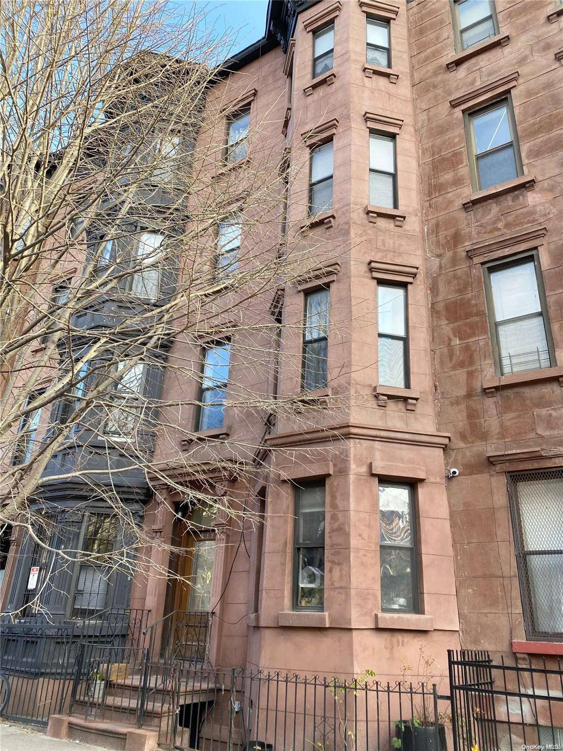 Brooklyn, NY 11221