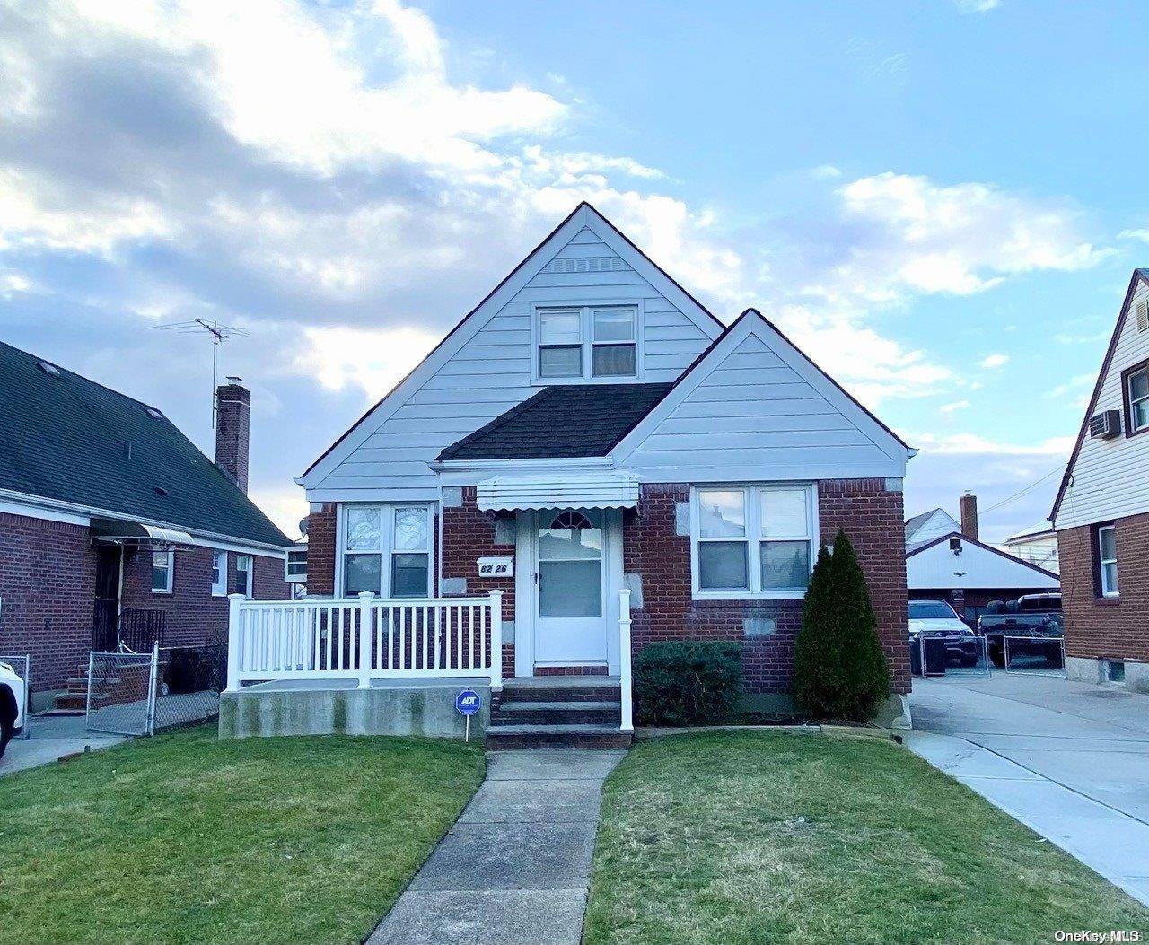 82-26 258 ST, Floral Park, NY 11004