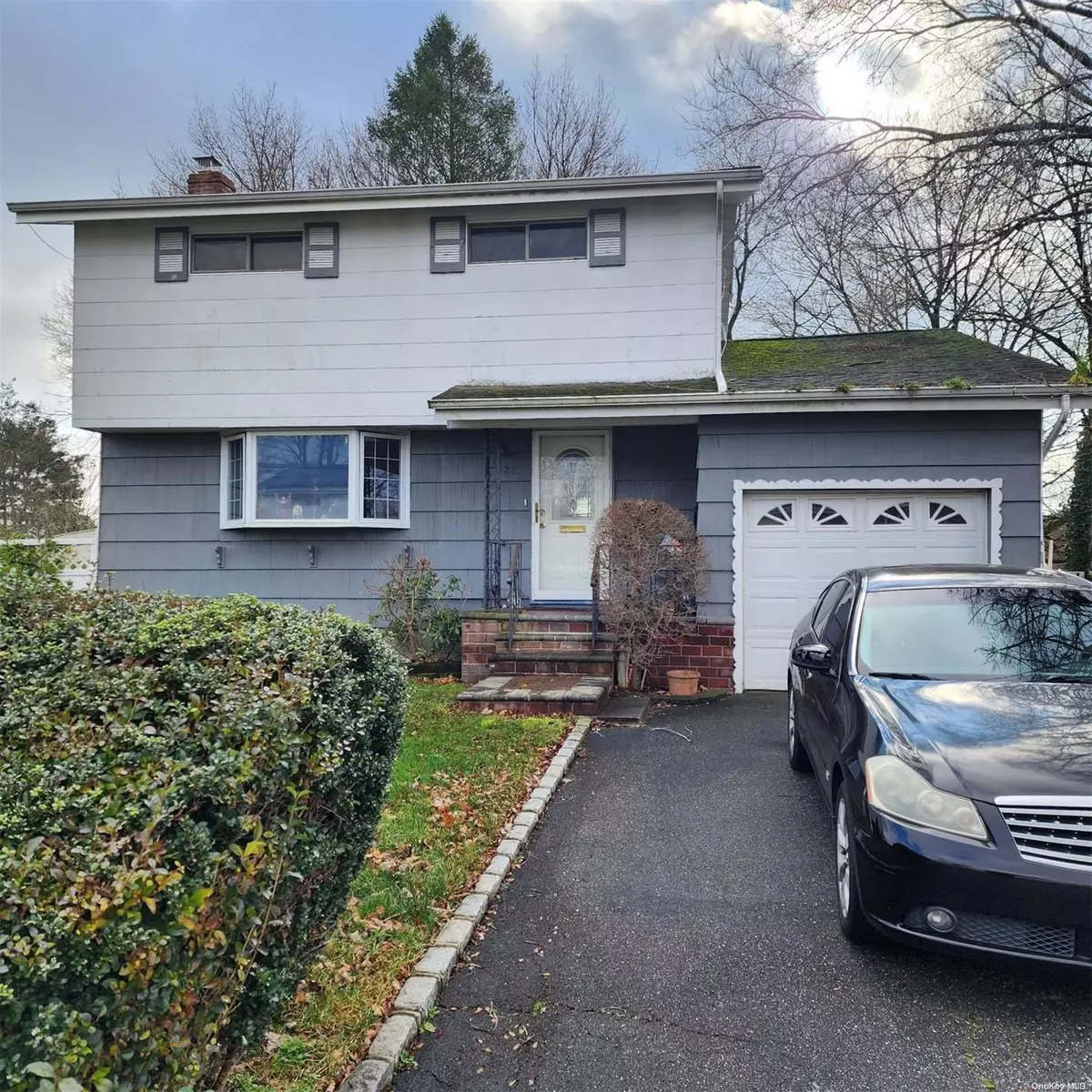 Brentwood, NY 11717,322 Barleau ST