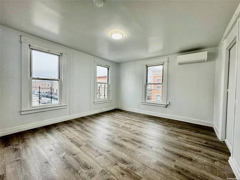 87-26 75th ST #2nd Fl, Woodhaven, NY 11421