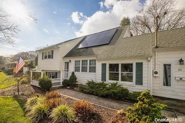 84 Circuit RD, Bellport Village, NY 11713