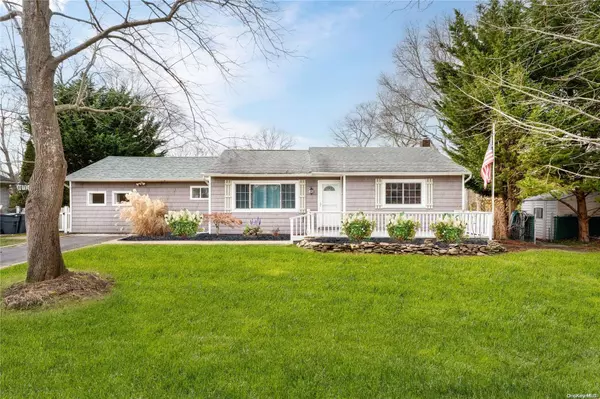 Hampton Bays, NY 11946,3 Anderson RD