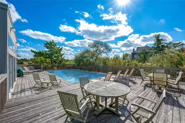 Westhampton Beach, NY 11978,3 Meadow WAY