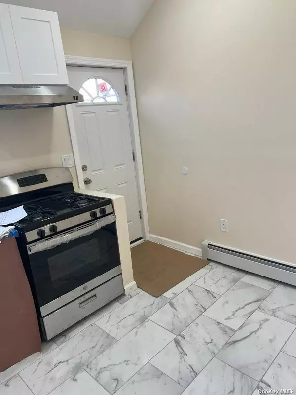 Howard Beach, NY 11414,102-10A 160th AVE