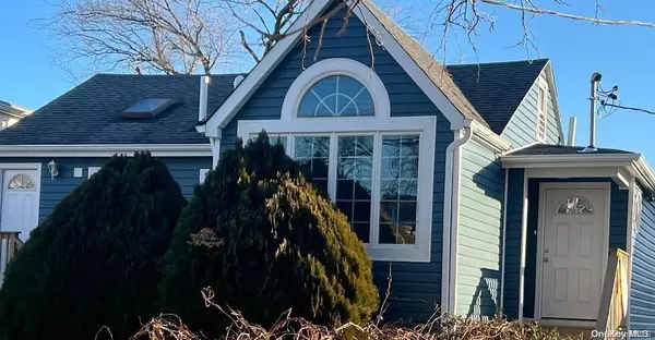 Howard Beach, NY 11414,102-10A 160th AVE