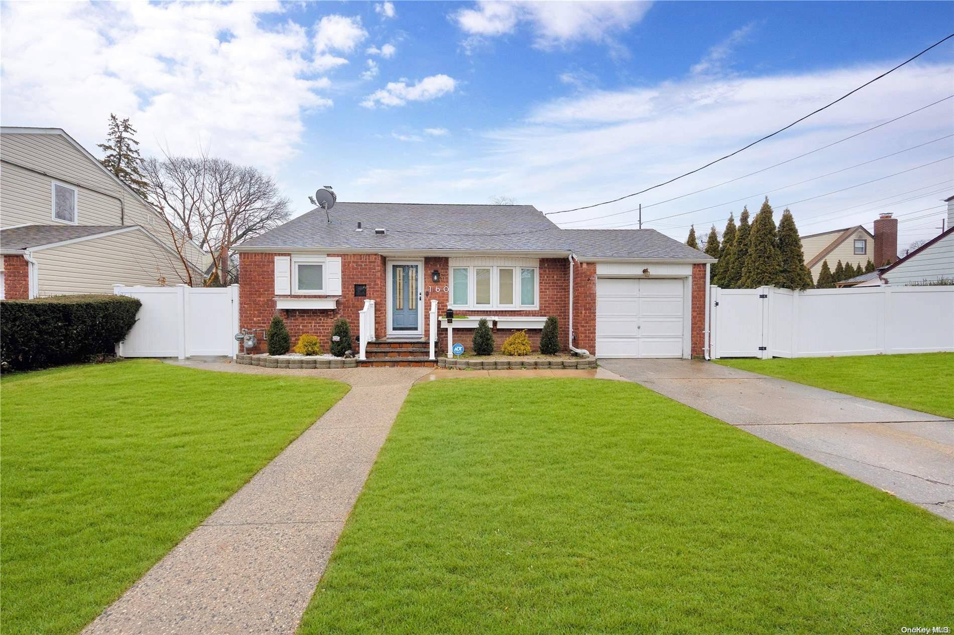 160 Catherine AVE, Franklin Square, NY 11010